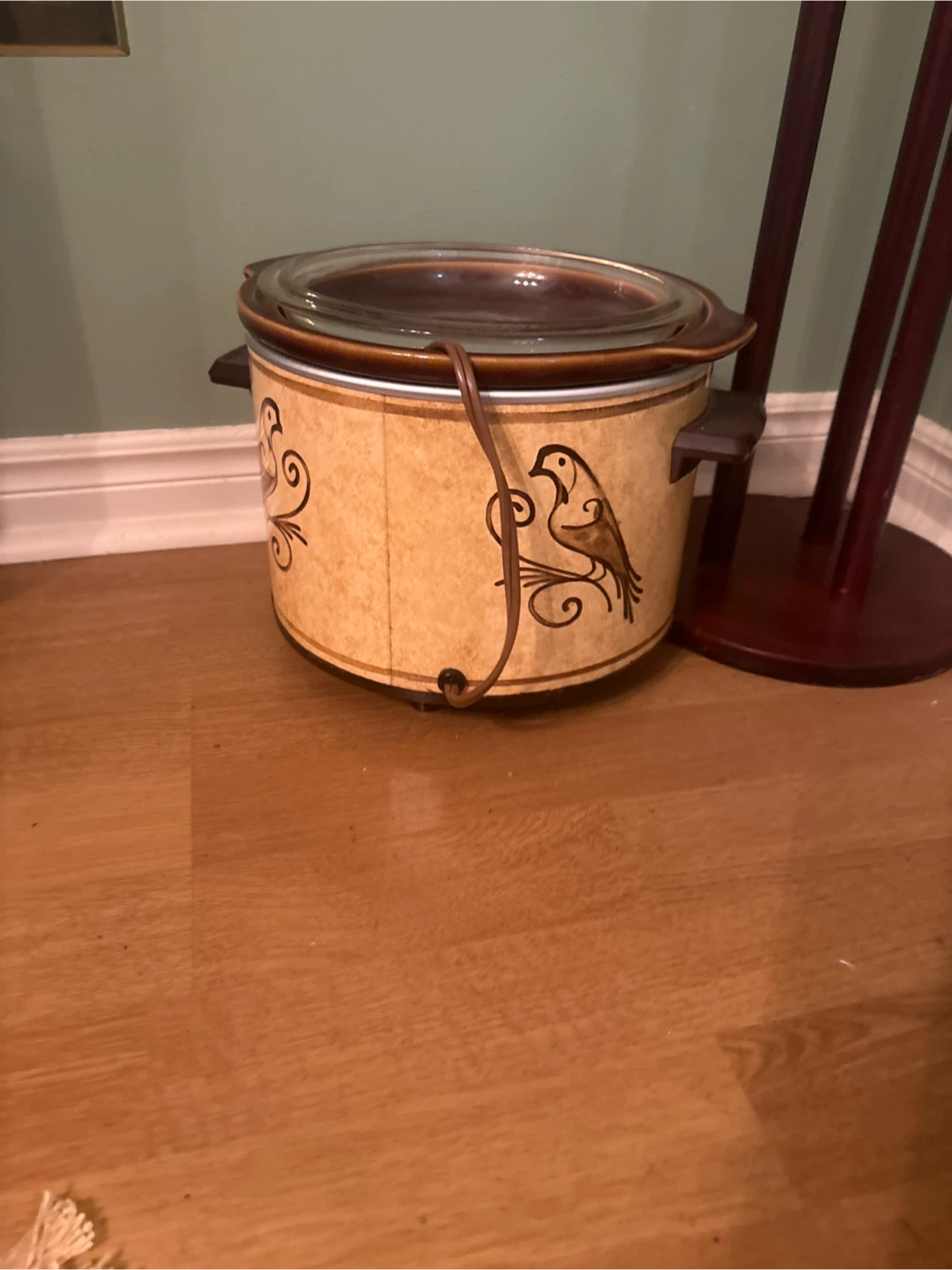 Vintage Slow Cooker with Bird Design