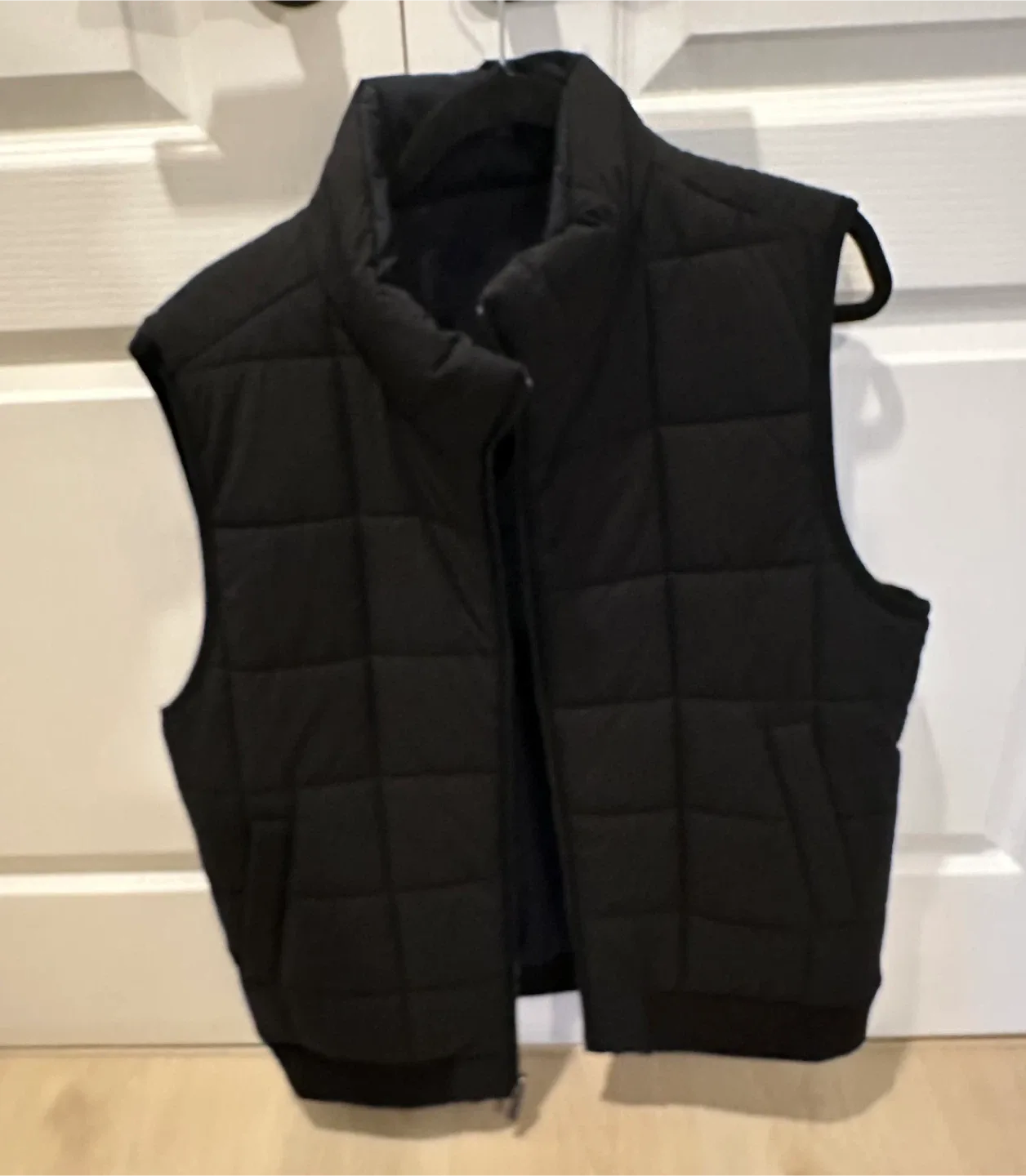 $40-Brand new Hunter Black Puffer Vest image indicator(2)