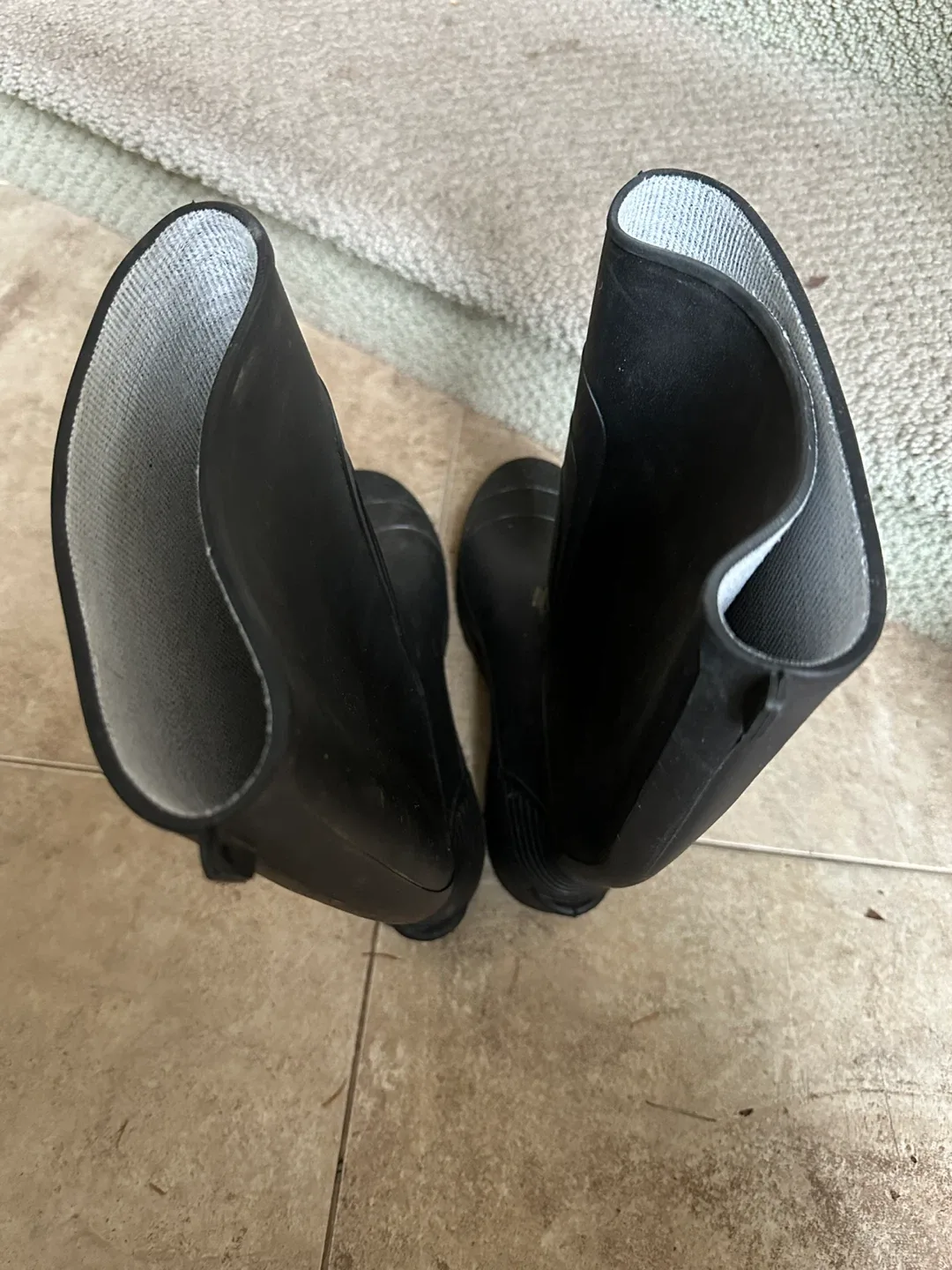 Black Rubber Rain Boots - Size 10 image indicator(2)