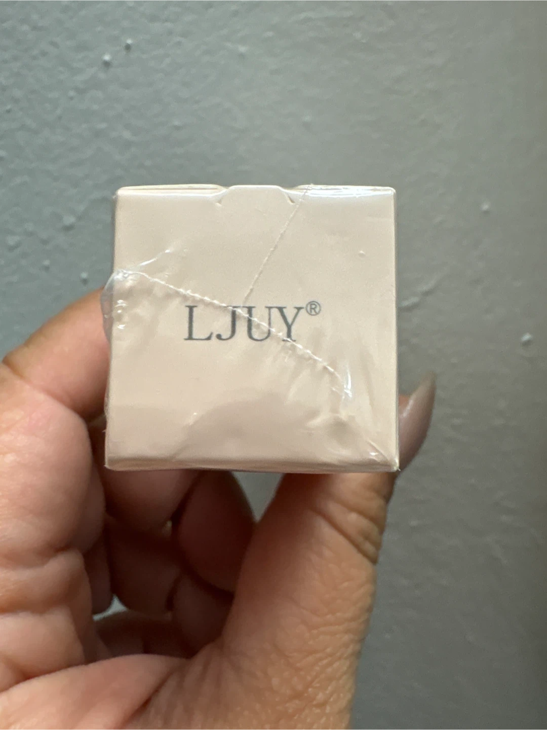 LJUY Lip Gloss - New - photo 2