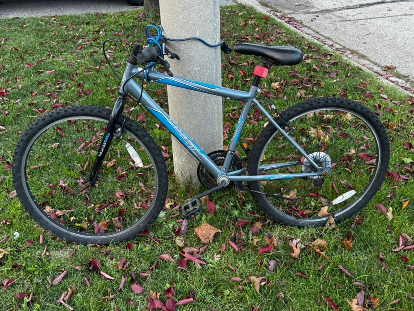 CCM Granite Mountain Bike - Blue/Grey