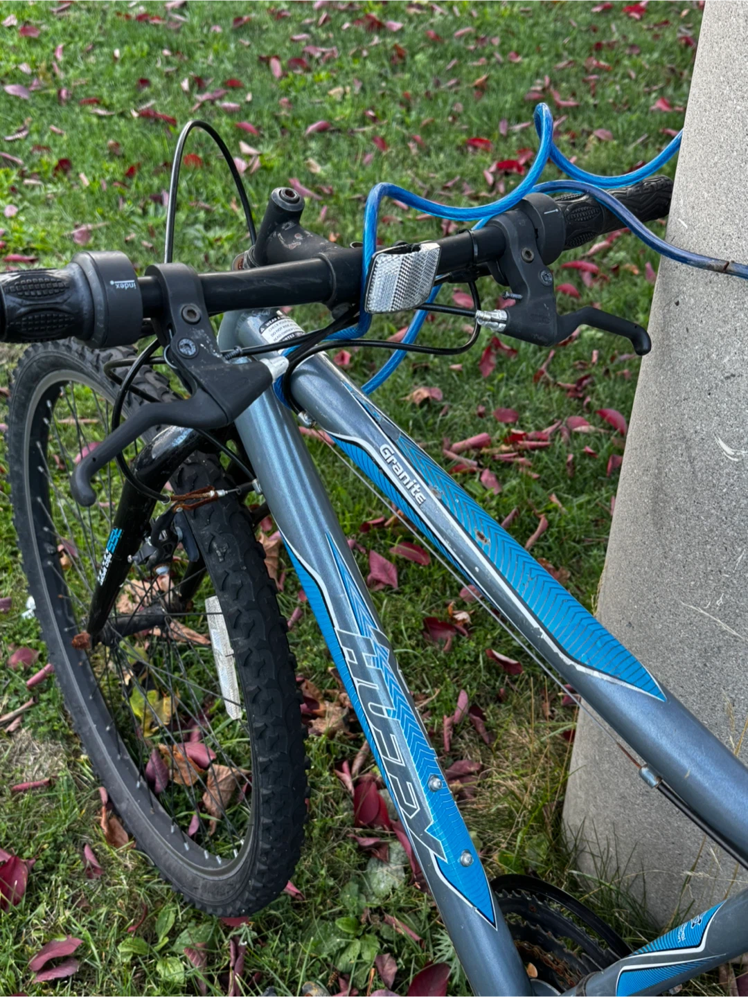 CCM Granite Mountain Bike - Blue/Grey - photo 3