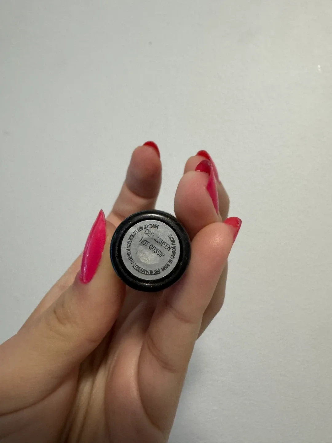 MAC Hot Gossip Lipstick image indicator(2)