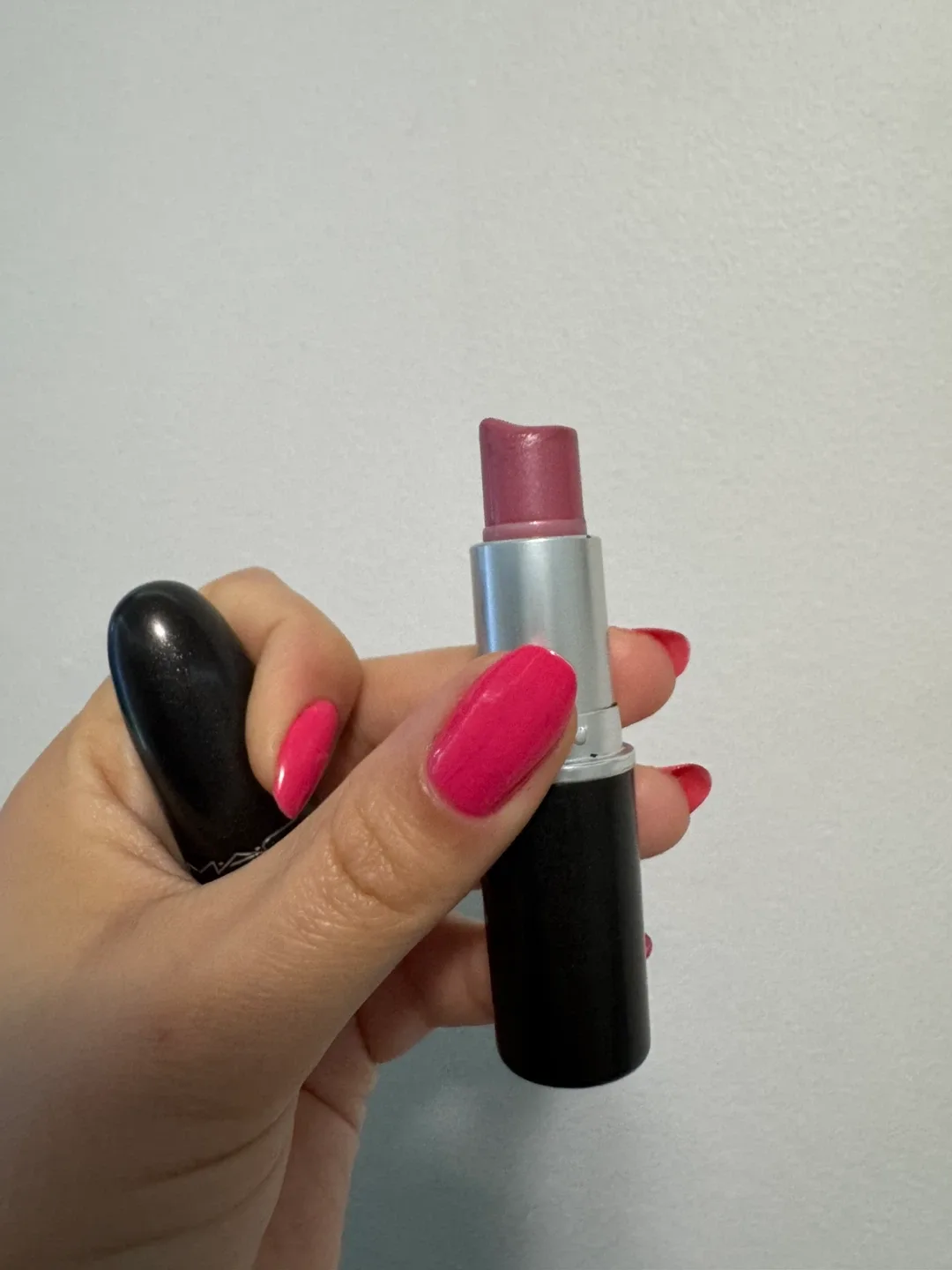 MAC Hot Gossip Lipstick image indicator(3)