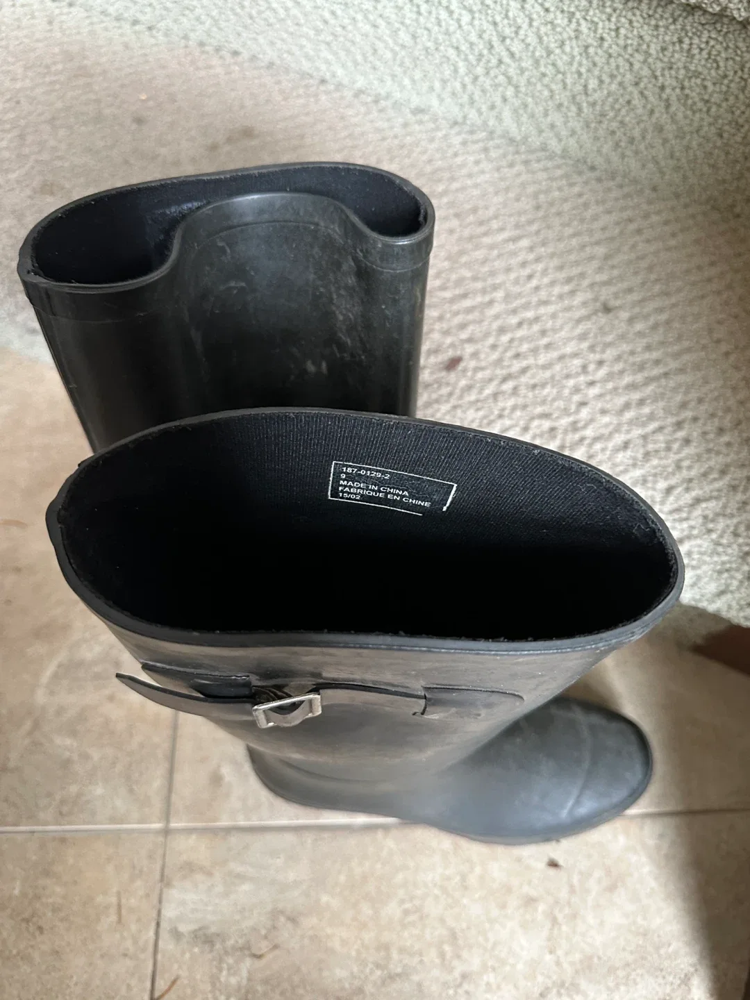 Black Rain Boots - image indicator(2)