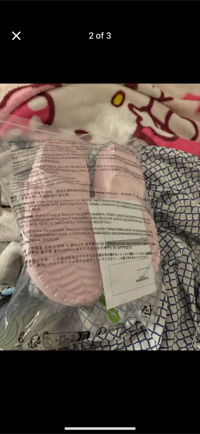 New Crocs Classic Clogs, Pink, Men's 8/Women's 10 image indicator(3)