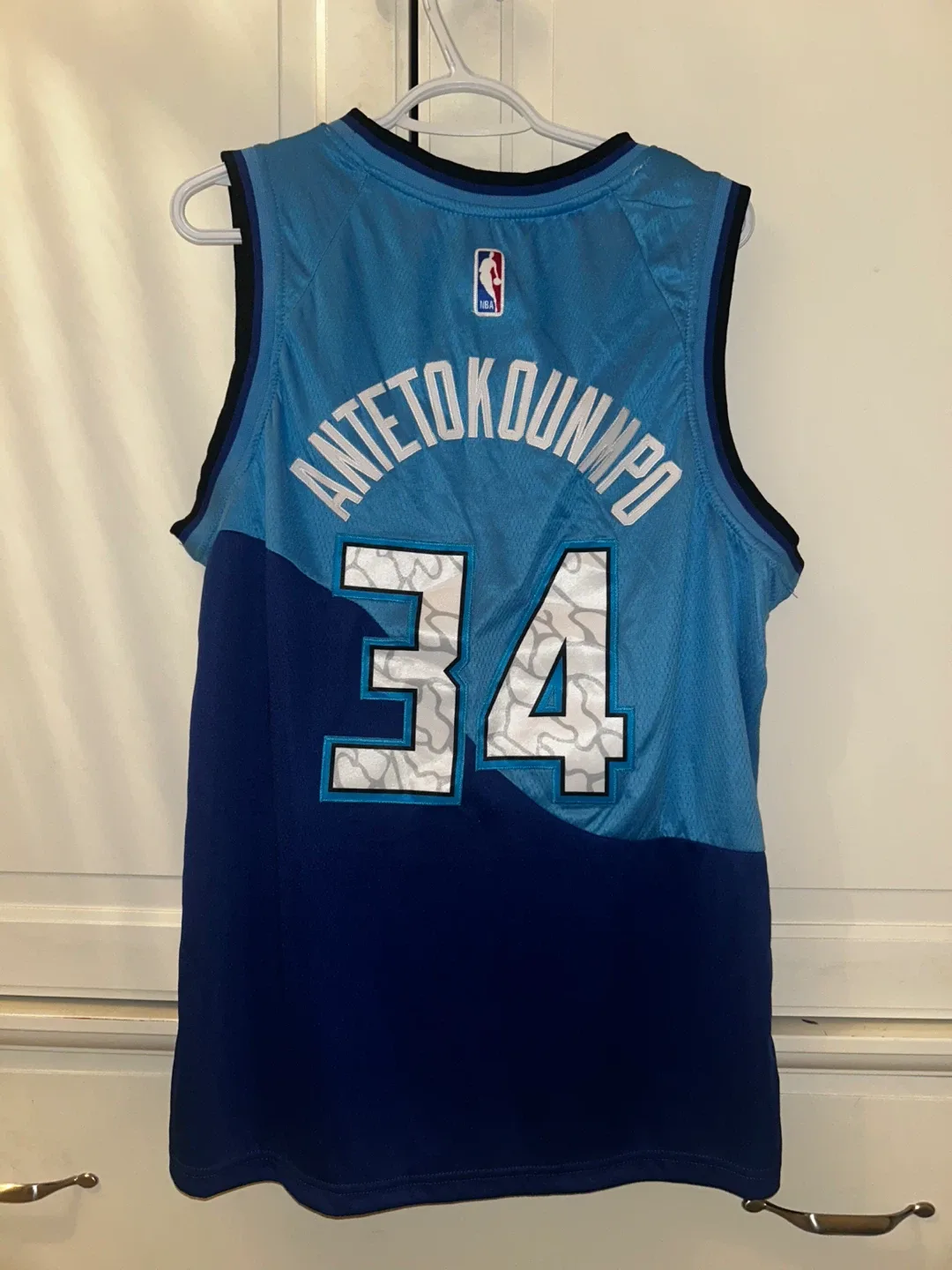 NWT Milwaukee Bucks Giannis Antetokounmpo #34 Jersey - Size 50 image indicator(2)