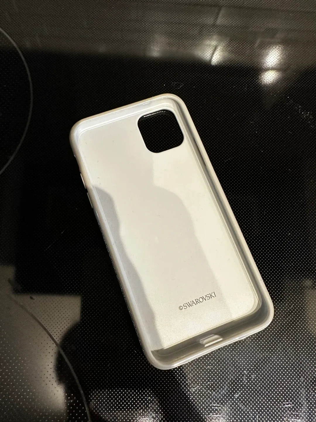 Swarovski iPhone Case image indicator(2)