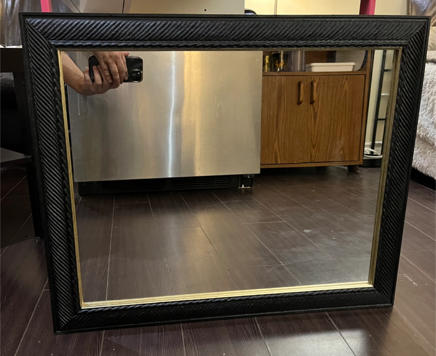 Wall mirror