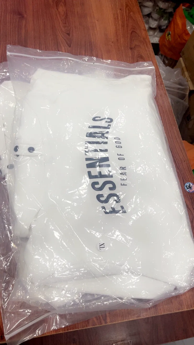 Essentials Fear of God Hoodie L - XL - Off White image indicator(3)