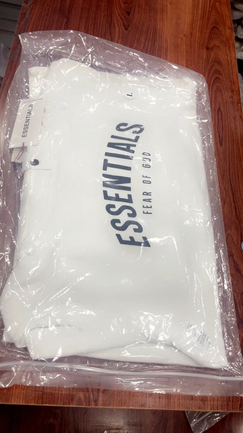 Essentials Fear of God Hoodie L - XL - Off White image indicator(4)