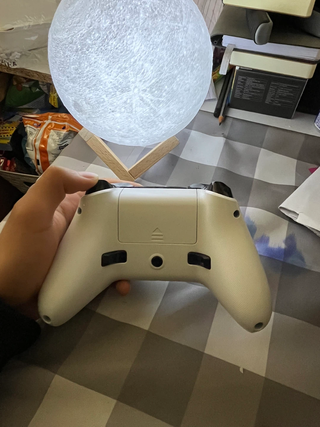 White Xbox Controller - photo 2