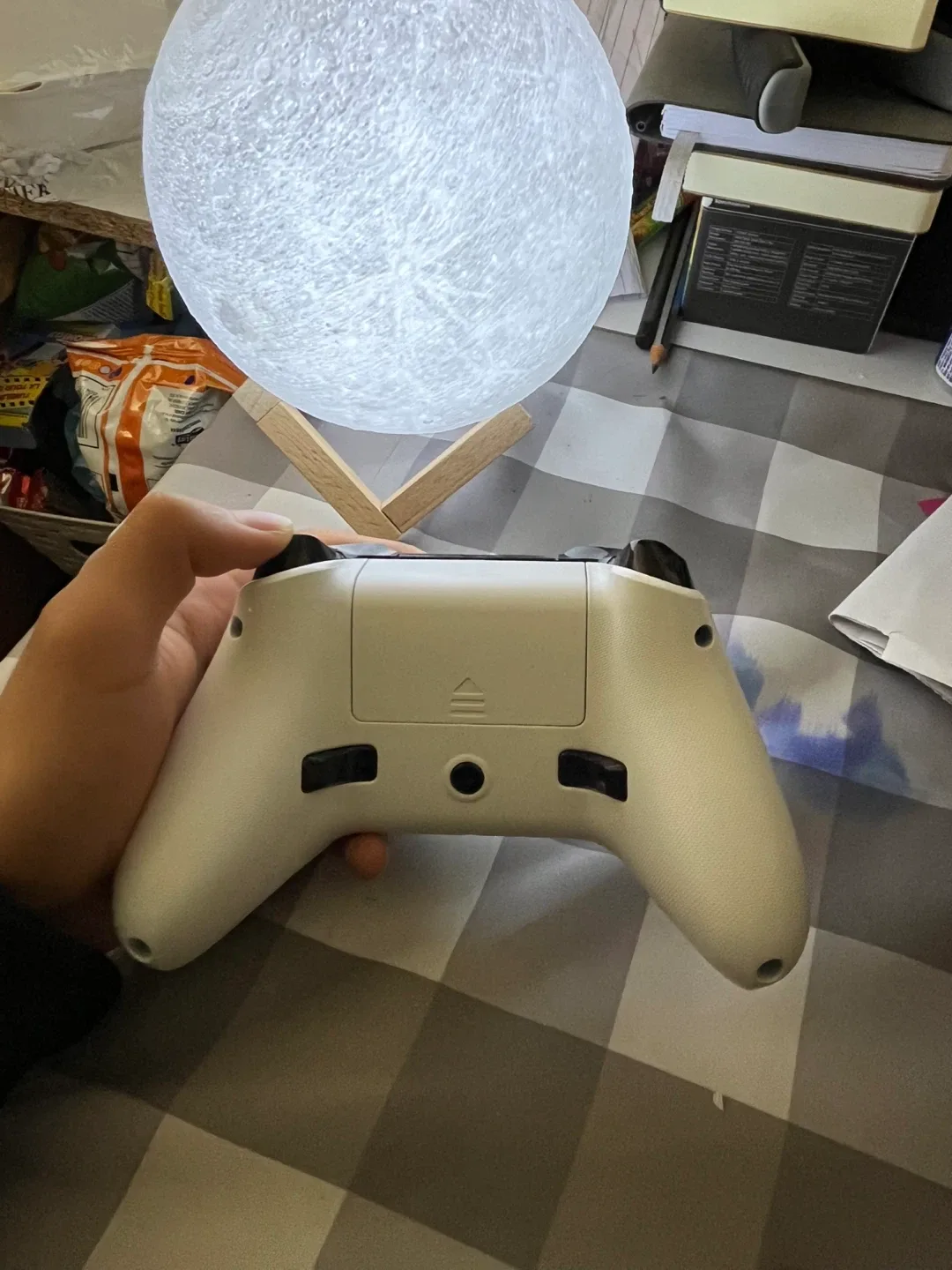 White Xbox Controller image indicator(2)