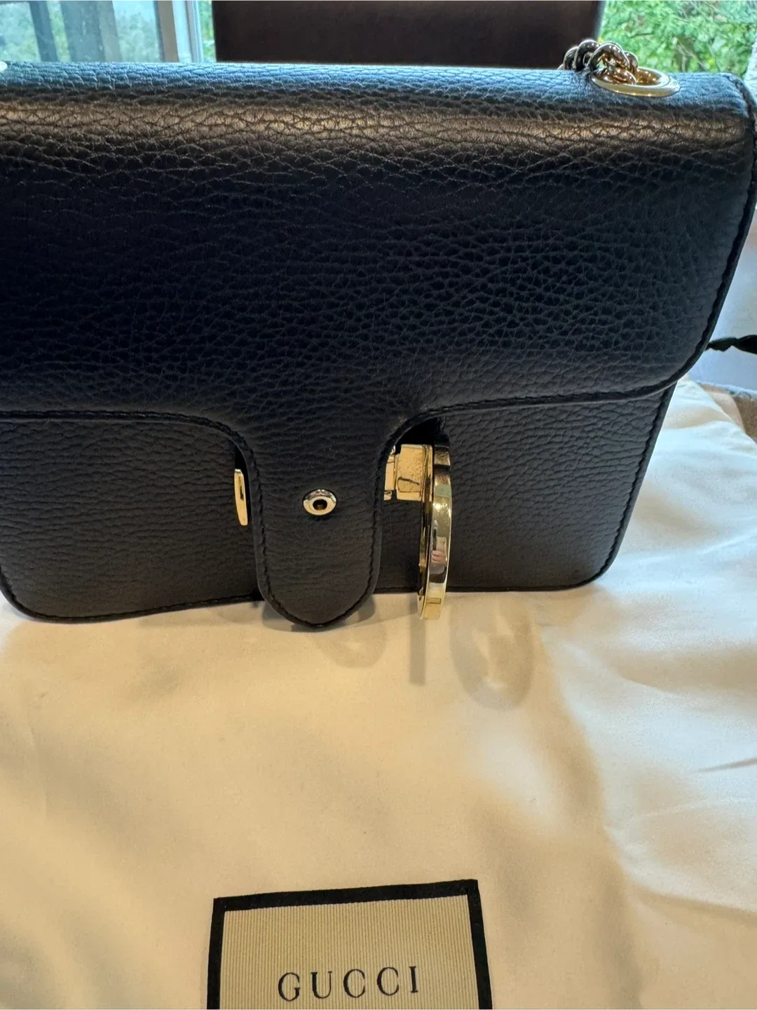 Gucci Black Leather Shoulder Bag image indicator(5)