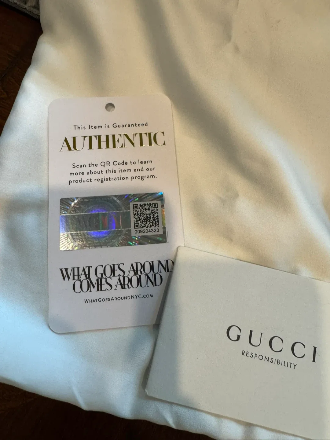 Gucci Black Leather Shoulder Bag image indicator(3)