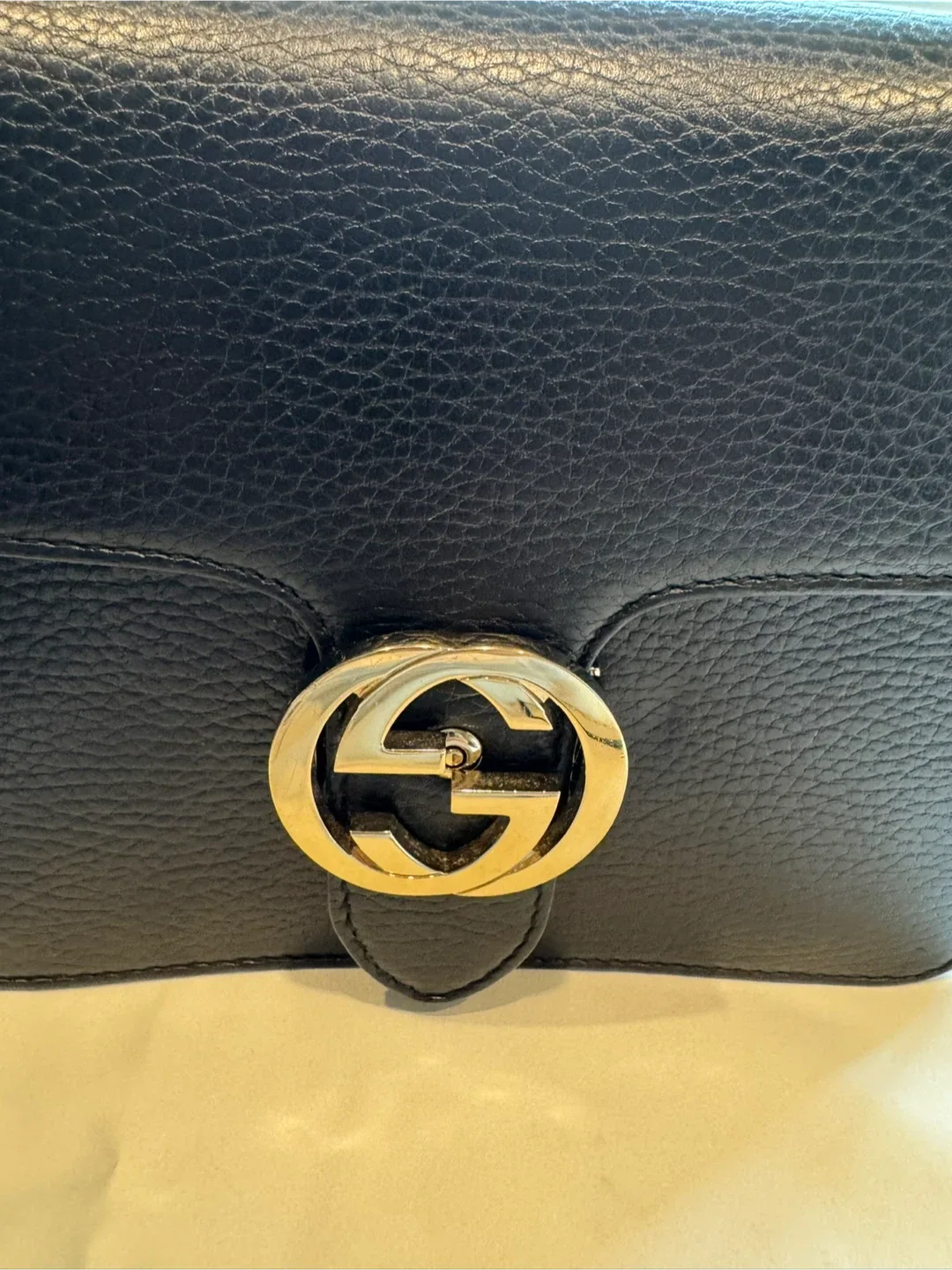 Gucci Black Leather Shoulder Bag image indicator(2)