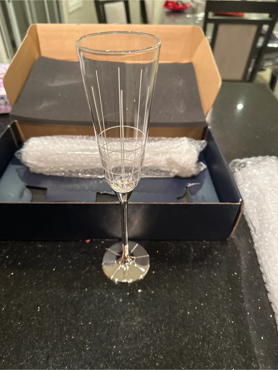 Mikasa Avenue Champagne Flutes, Set of 2, New in Box image indicator(3)