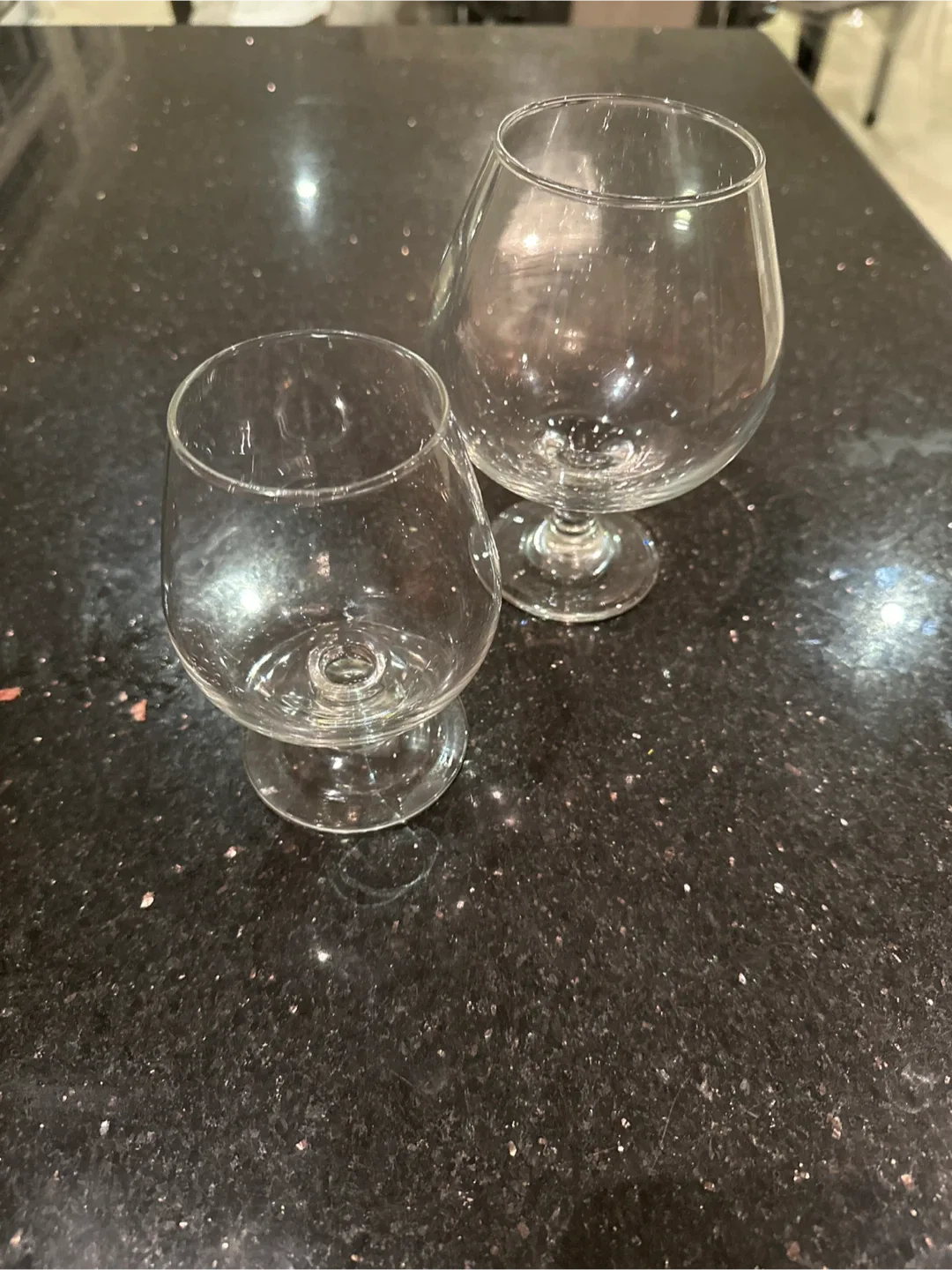 Mixed Glassware Lot - Cocktail & Brandy Glasses image indicator(3)