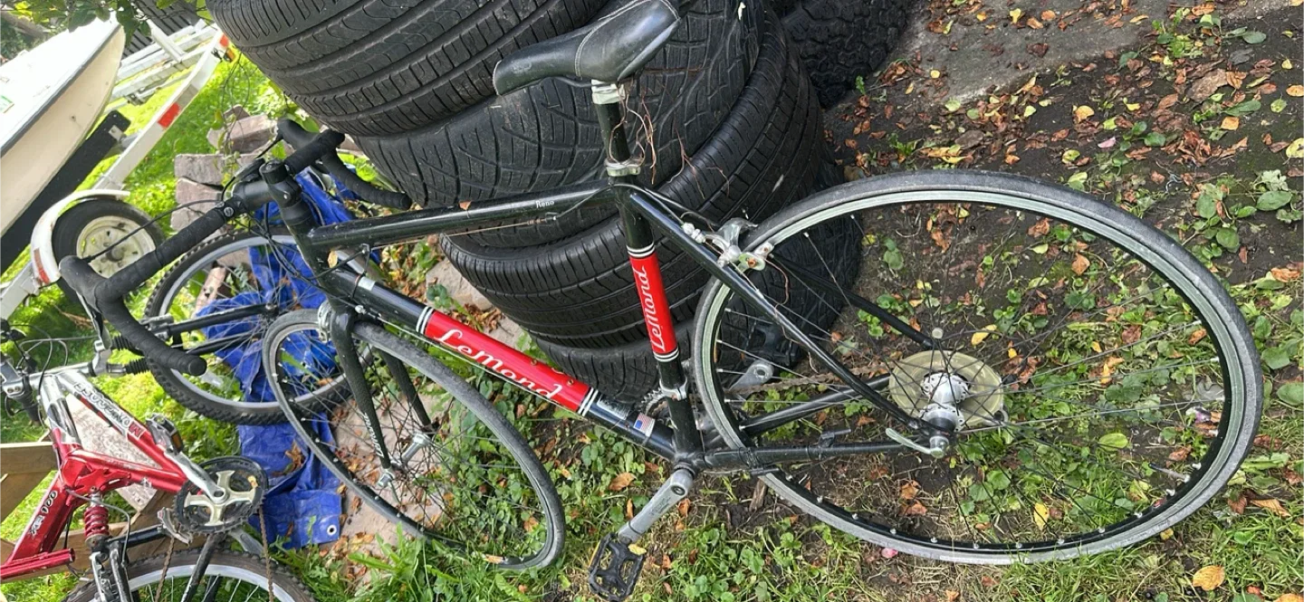 Lemond Road Bike - Black and Red image indicator(4)