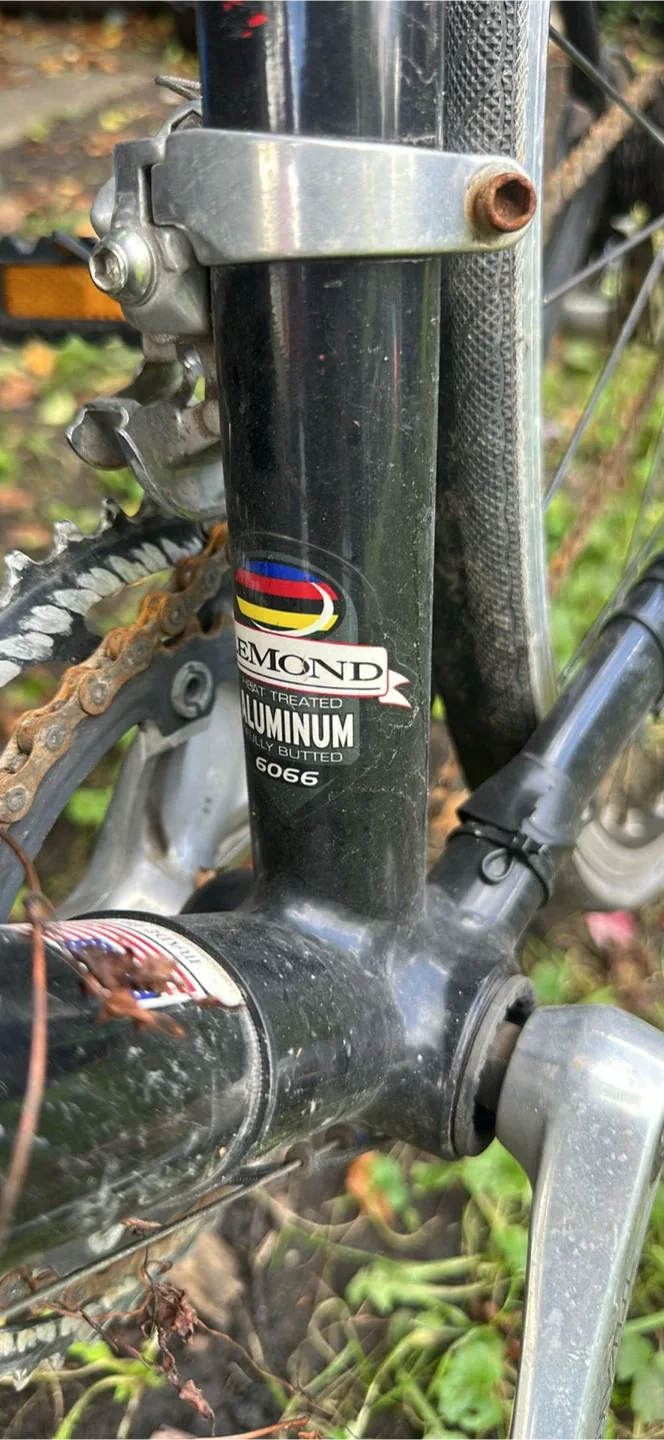 Lemond Road Bike - Black and Red image indicator(7)