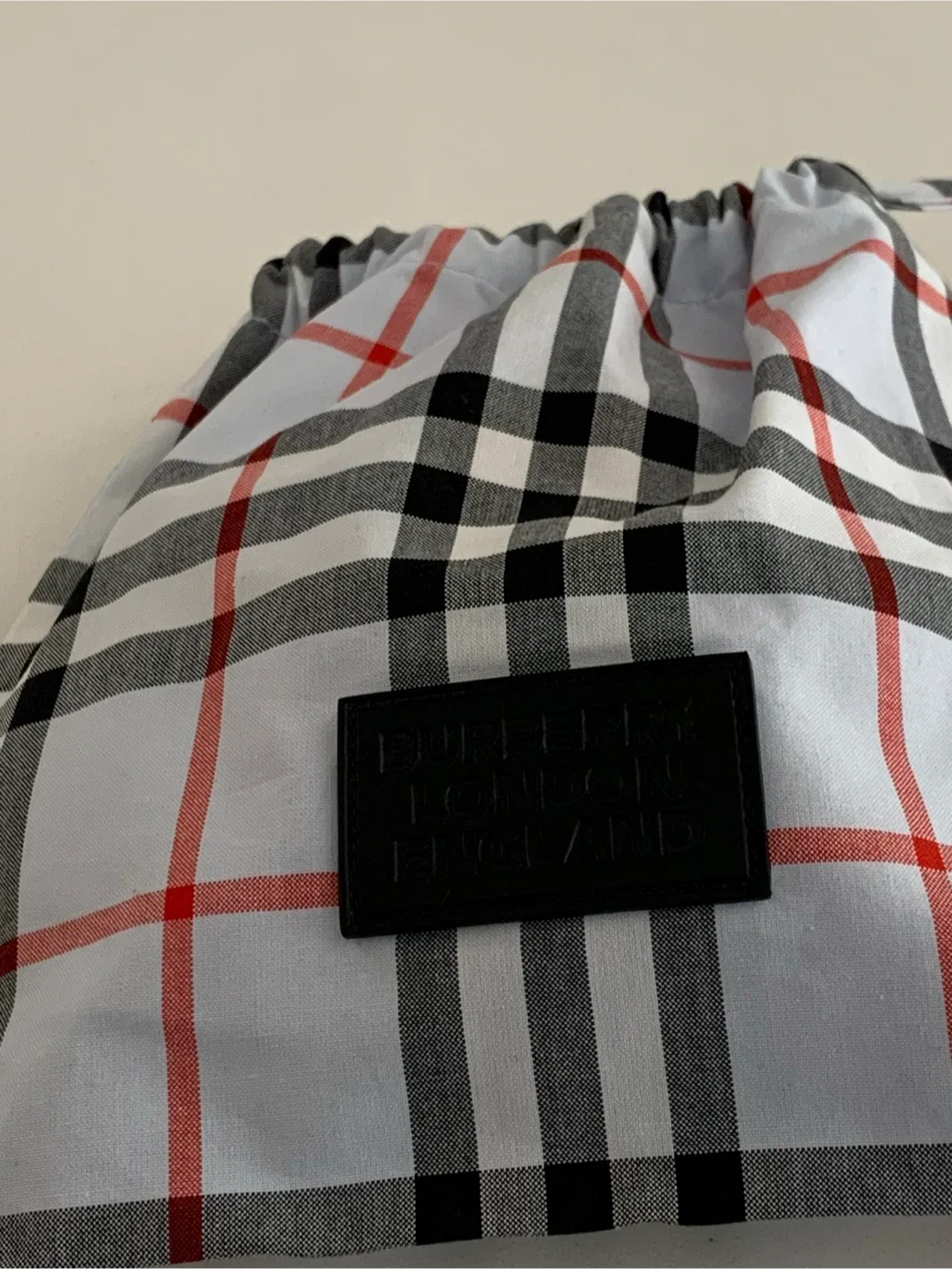 NWT Burberry Face Mask with Pouch thumbnail
