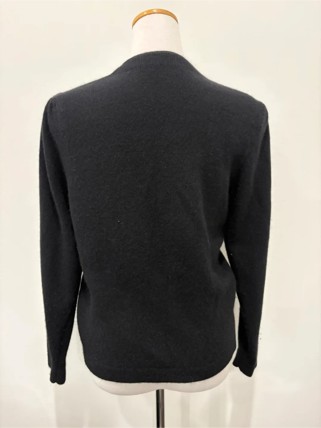 L'ULTIMA Designer Vintage Collection Black Cardigan Size M image indicator(3)