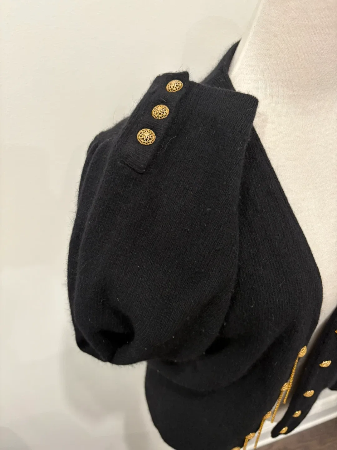 L'ULTIMA Designer Vintage Collection Black Cardigan Size M image indicator(2)