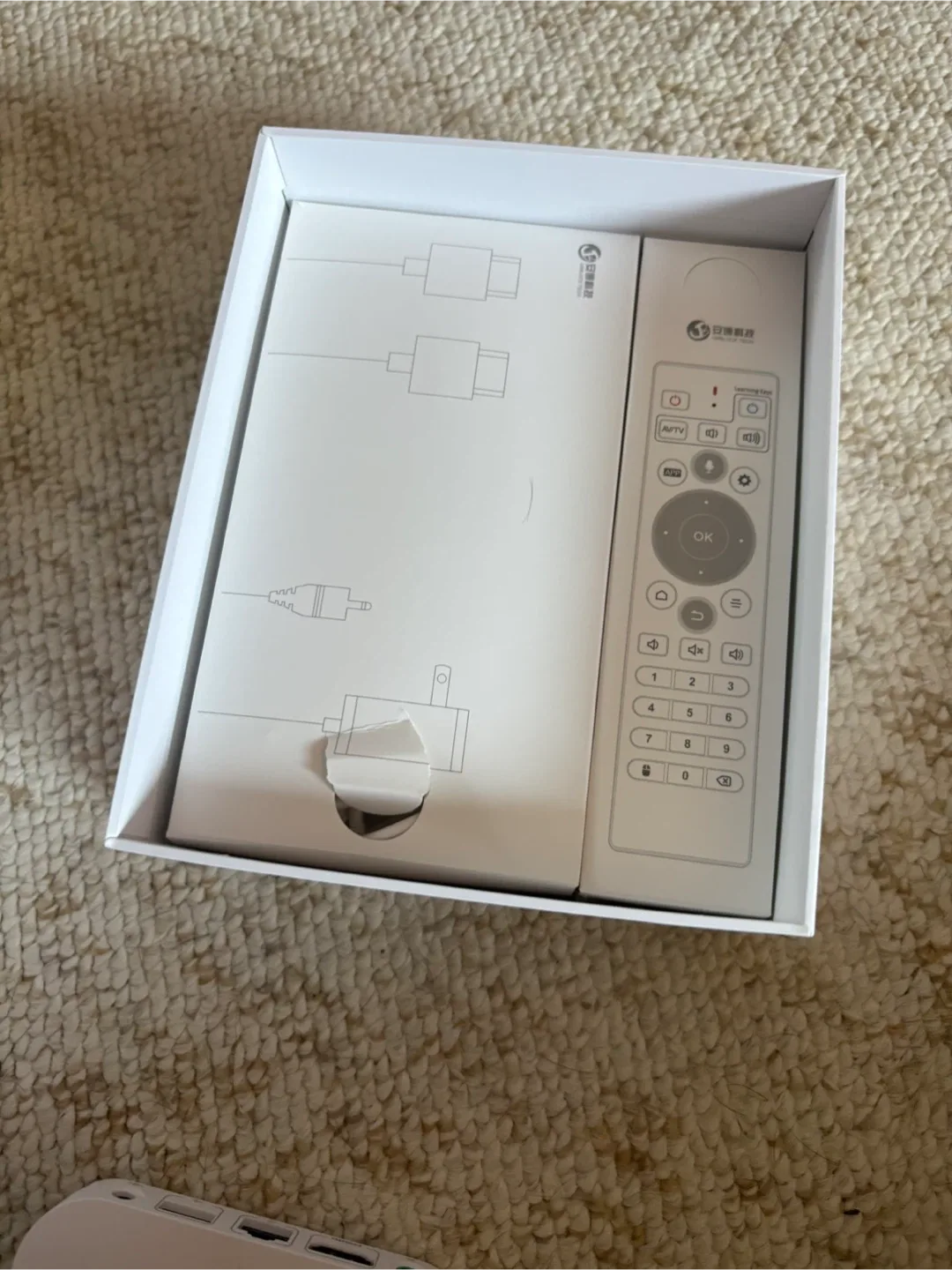 UBOX 11 Android TV Box - Like New! image indicator(2)