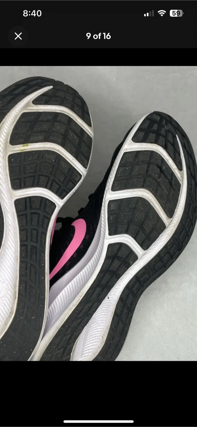 Nike Downshifter 12 Black/Pink Size US 5Y image indicator(3)