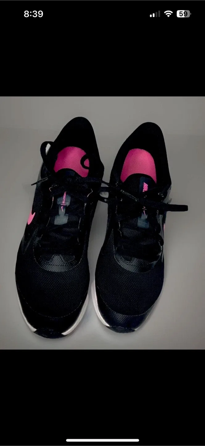 Nike Downshifter 12 Black/Pink Size US 5Y image indicator(7)