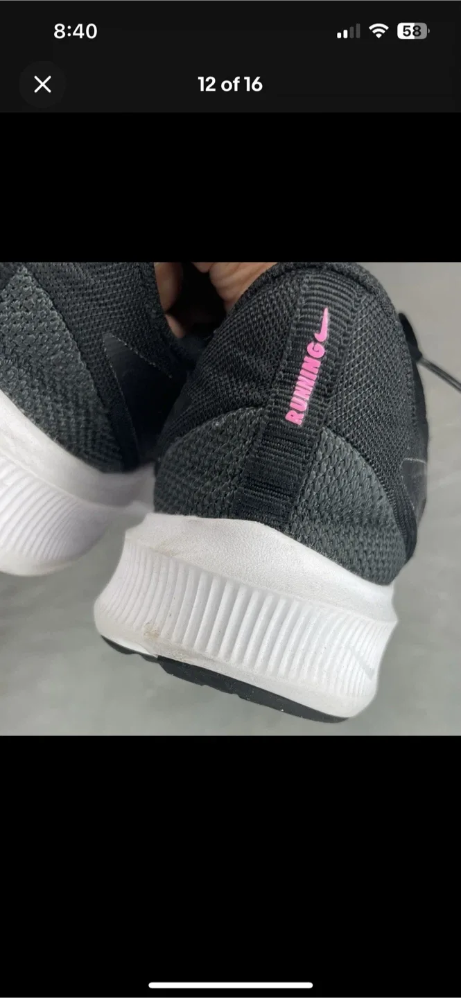 Nike Downshifter 12 Black/Pink Size US 5Y image indicator(6)