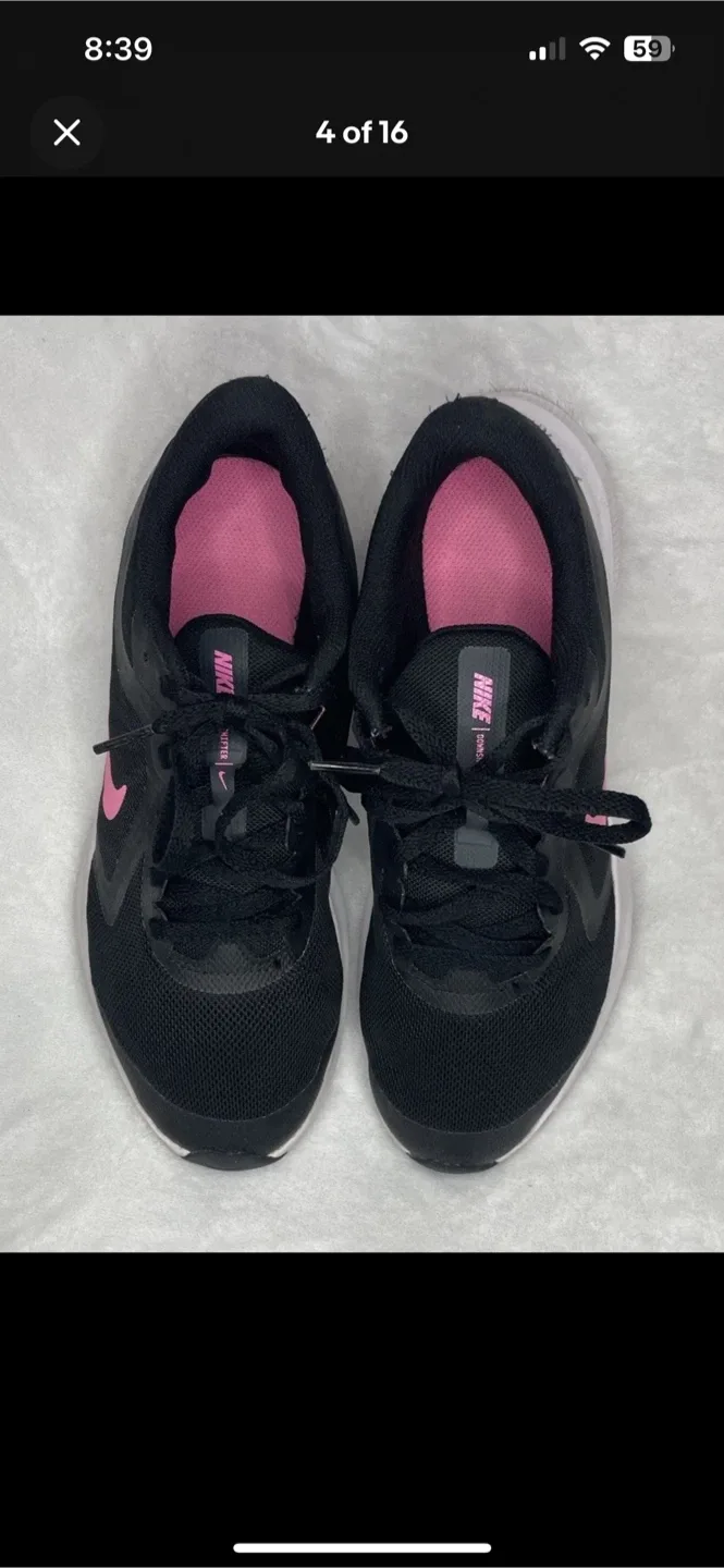 Nike Downshifter 12 Black/Pink Size US 5Y image indicator(9)