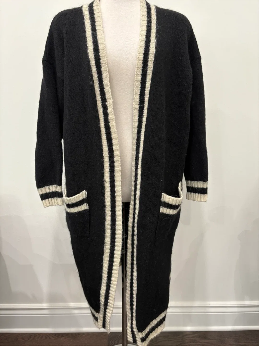 VICOLO Black & White Knit Cardigan thumbnail