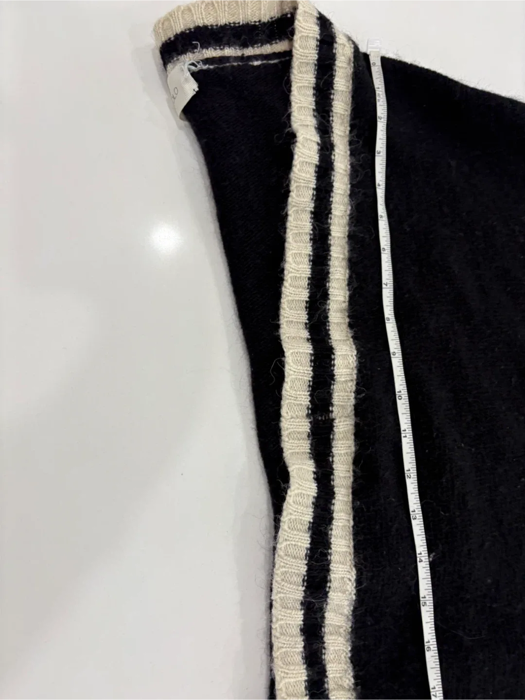 VICOLO Black & White Knit Cardigan image indicator(10)