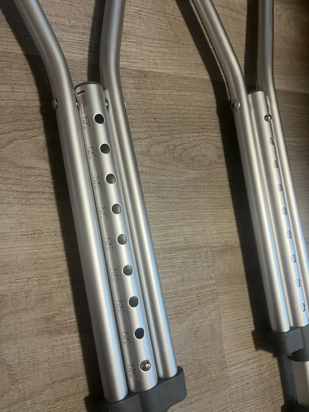 Adjustable Aluminum Crutches image indicator(4)