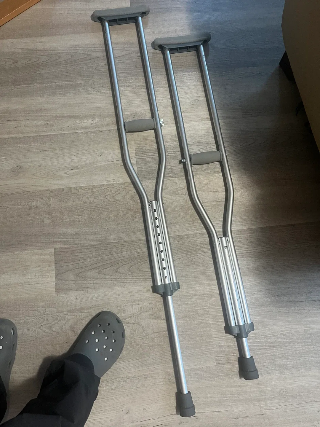 Adjustable Aluminum Crutches image indicator(6)