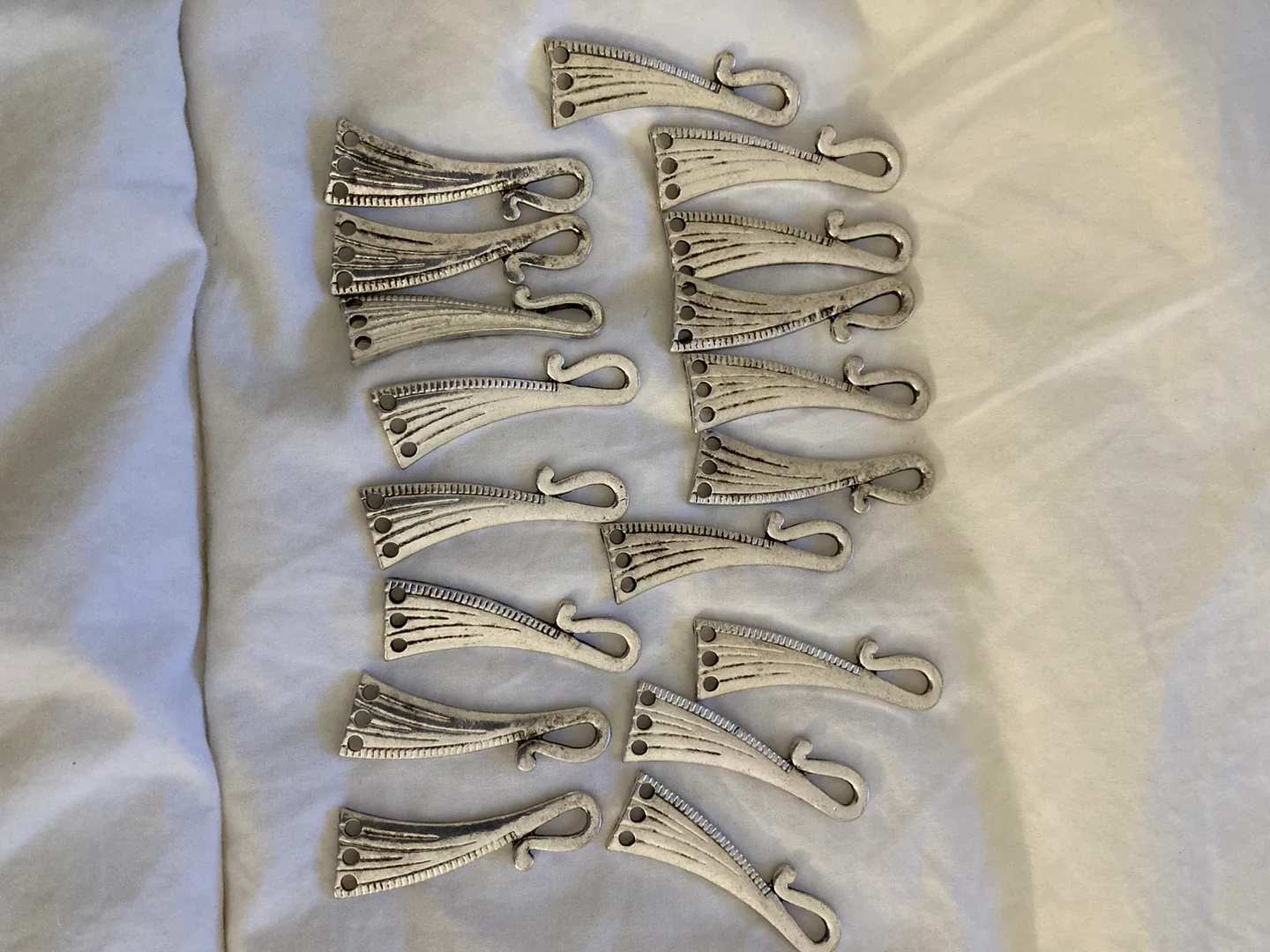Metal Hook BOOKMARKS - Silver Tone thumbnail