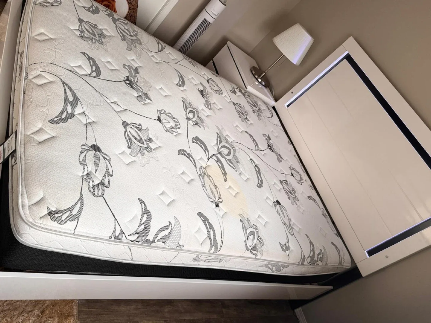 Bedroom Set (Bed, Dresser, Nightstands) image indicator(3)