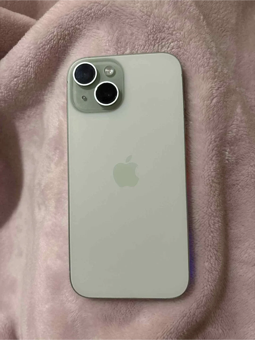 Green iPhone 15 image indicator(6)