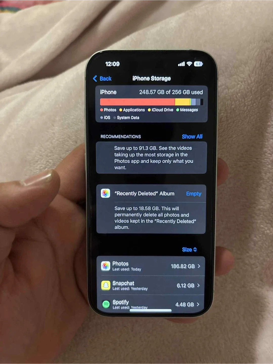Green iPhone 15 image indicator(8)
