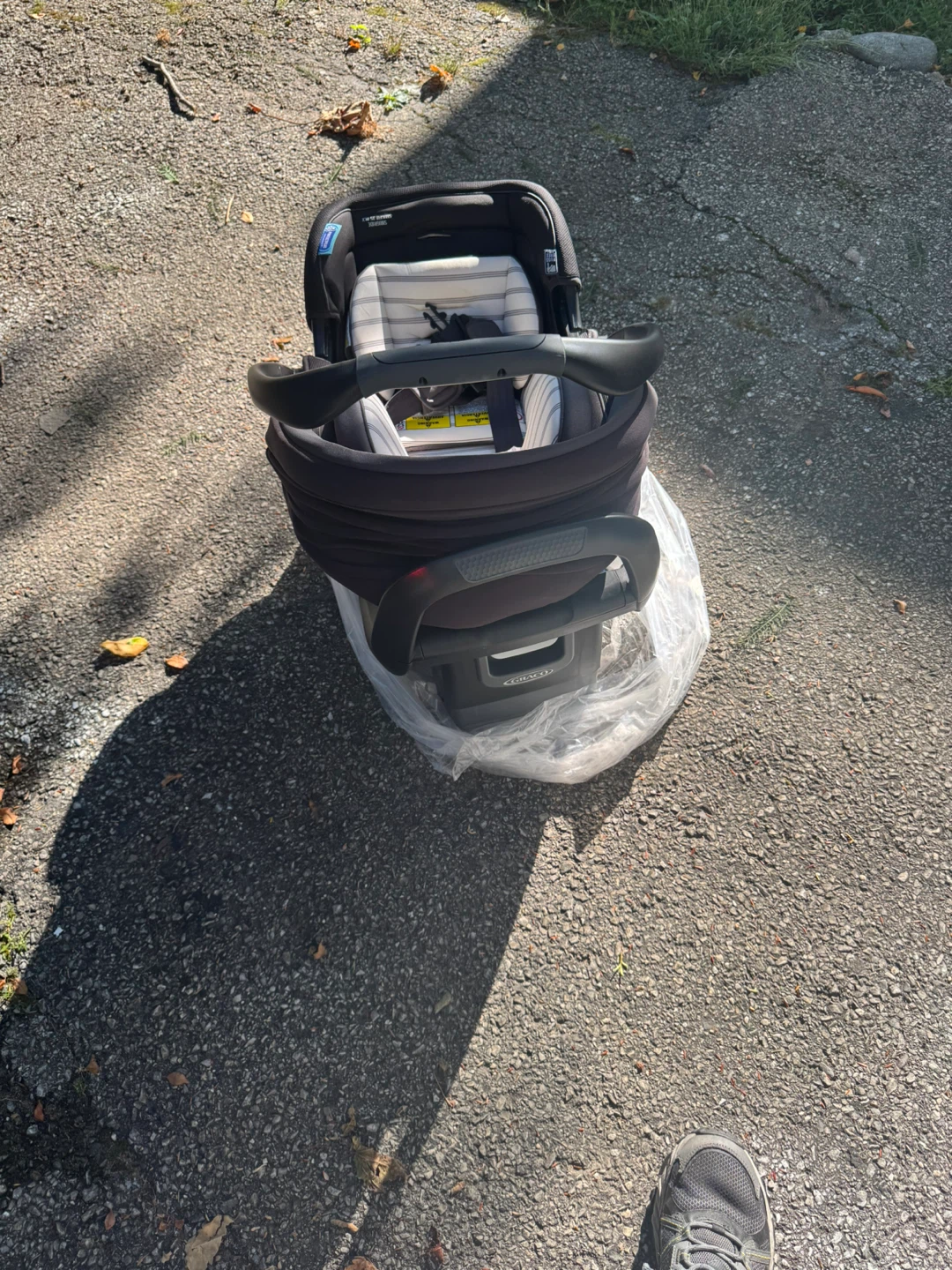 Graco Infant Car Seat - photo 2