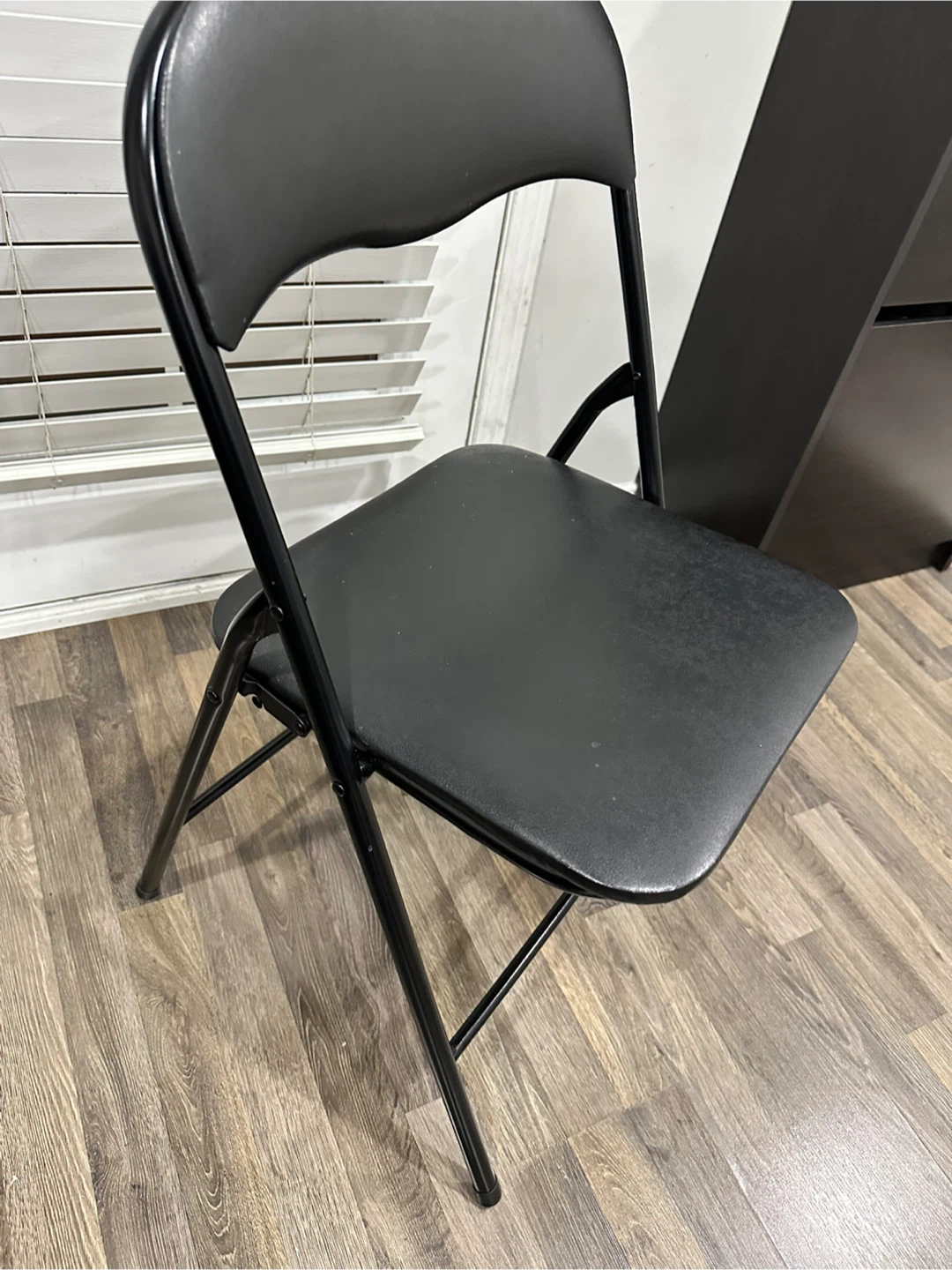 Black Folding Chair - Great Condition! - photo 4