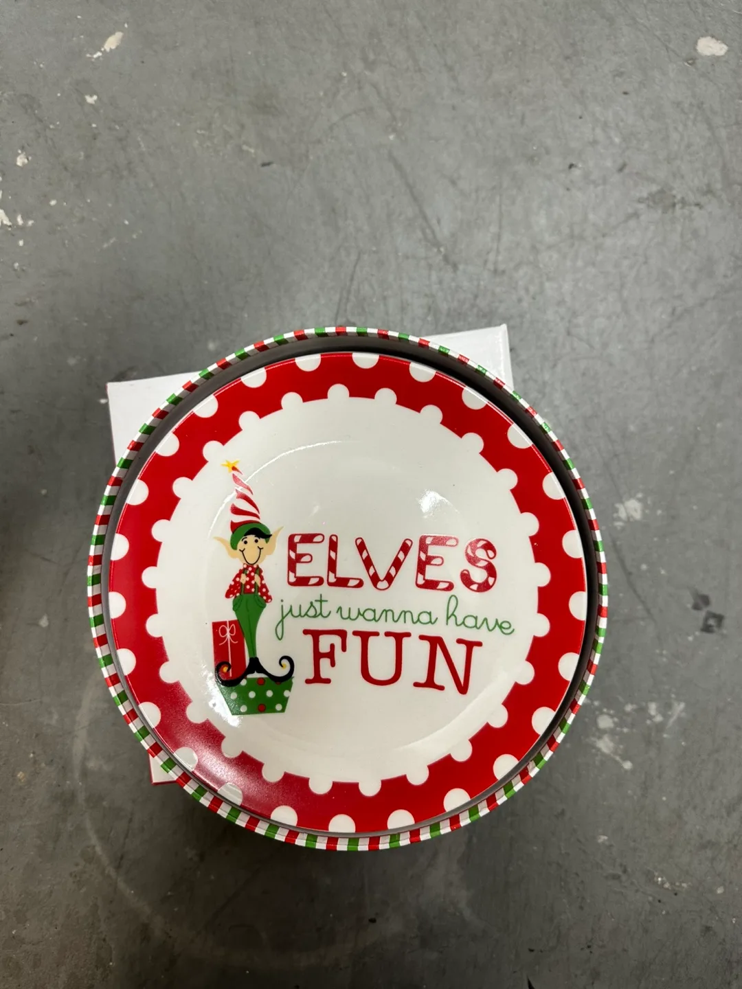 Christmas Elves Mugs & Plates Set image indicator(7)