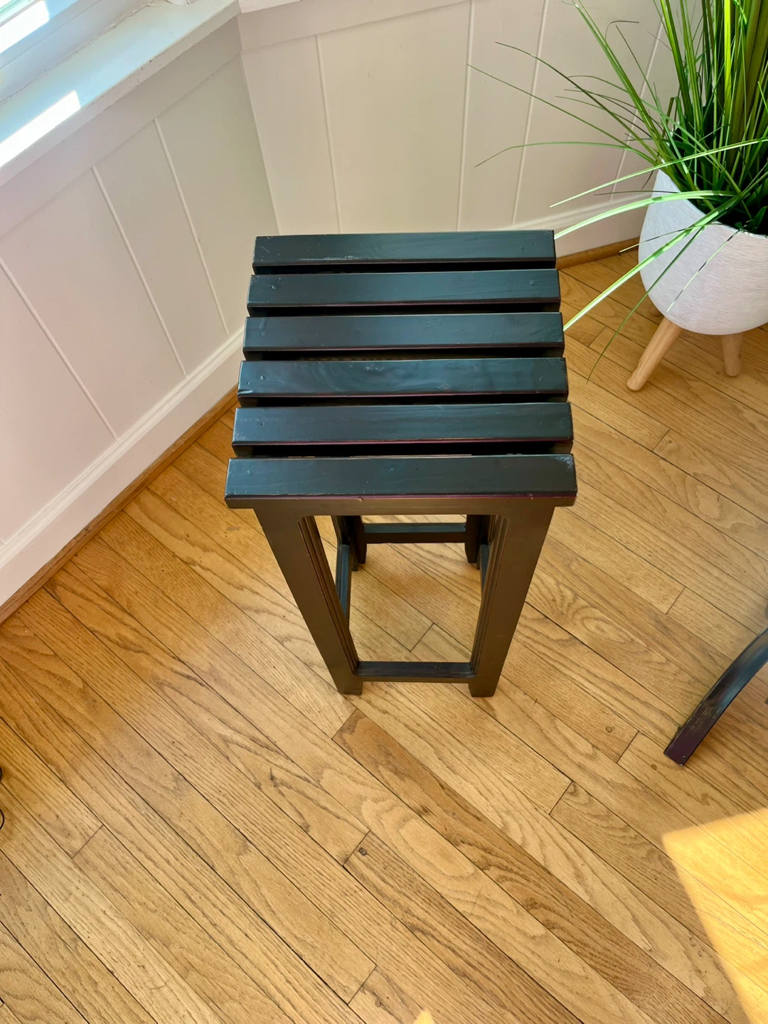 TALL BLACK SIDE TABLE - photo 2