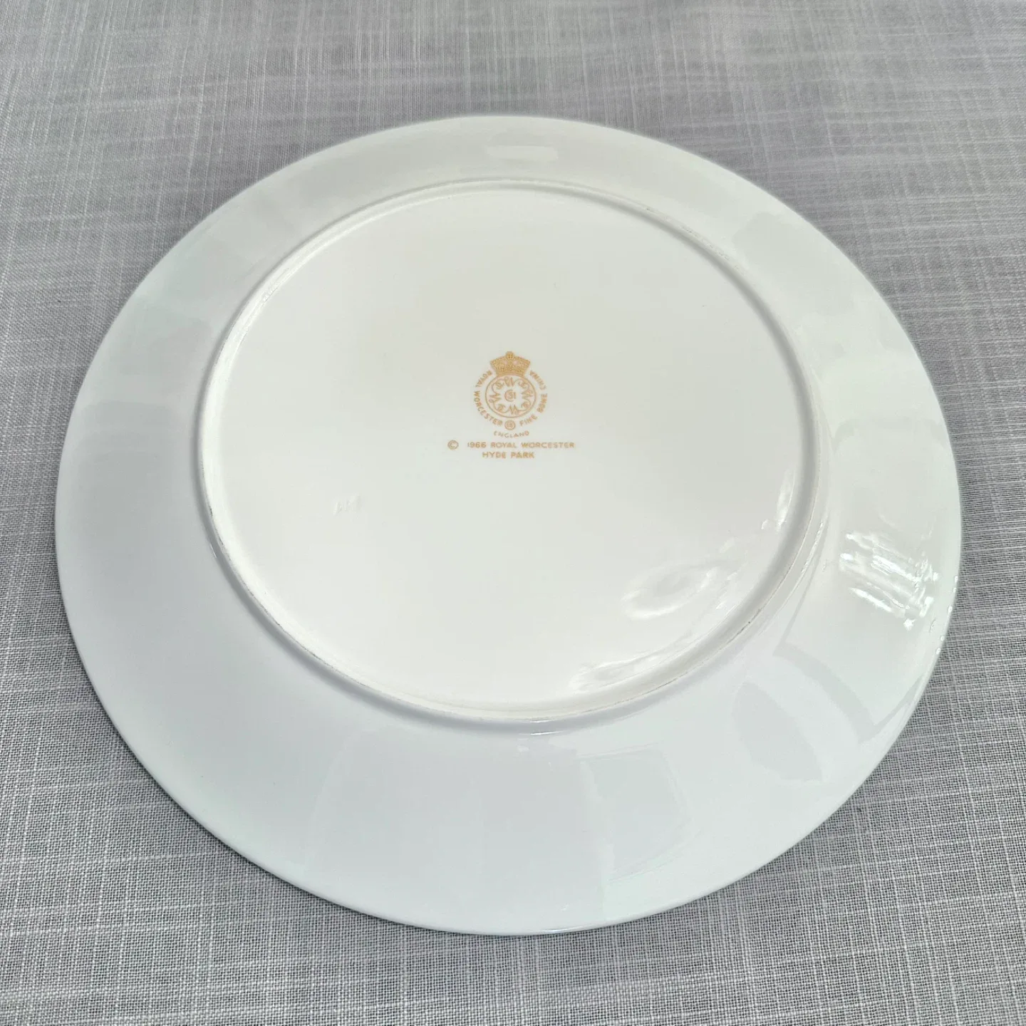 Royal Worcester Hyde Park set for 4 image indicator(5)