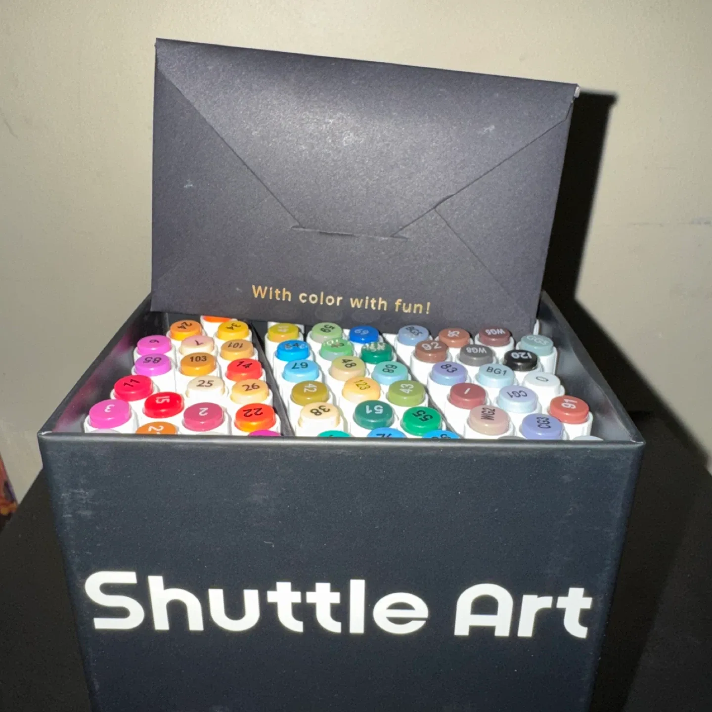 Shuttle Art Art Markers - 61 Vibrant Colours image indicator(2)