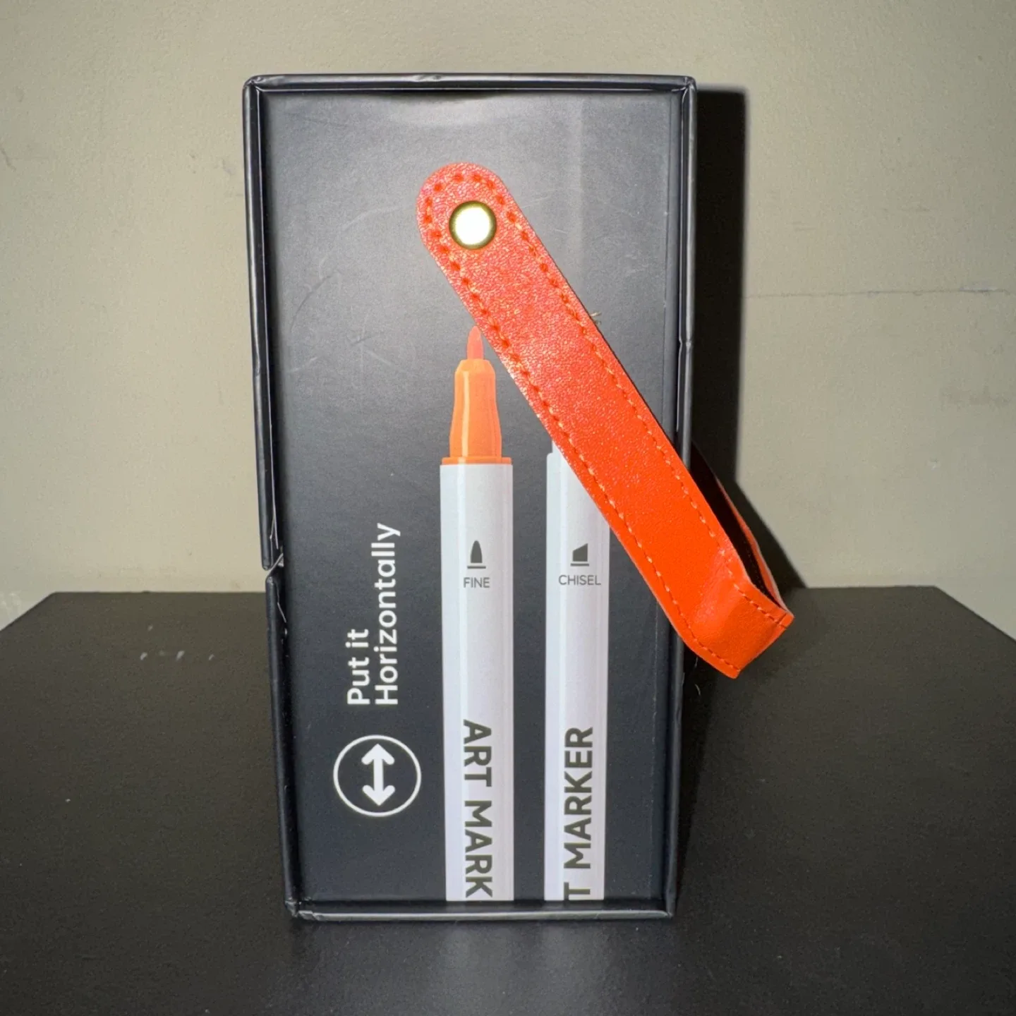 Shuttle Art Art Markers - 61 Vibrant Colours image indicator(3)