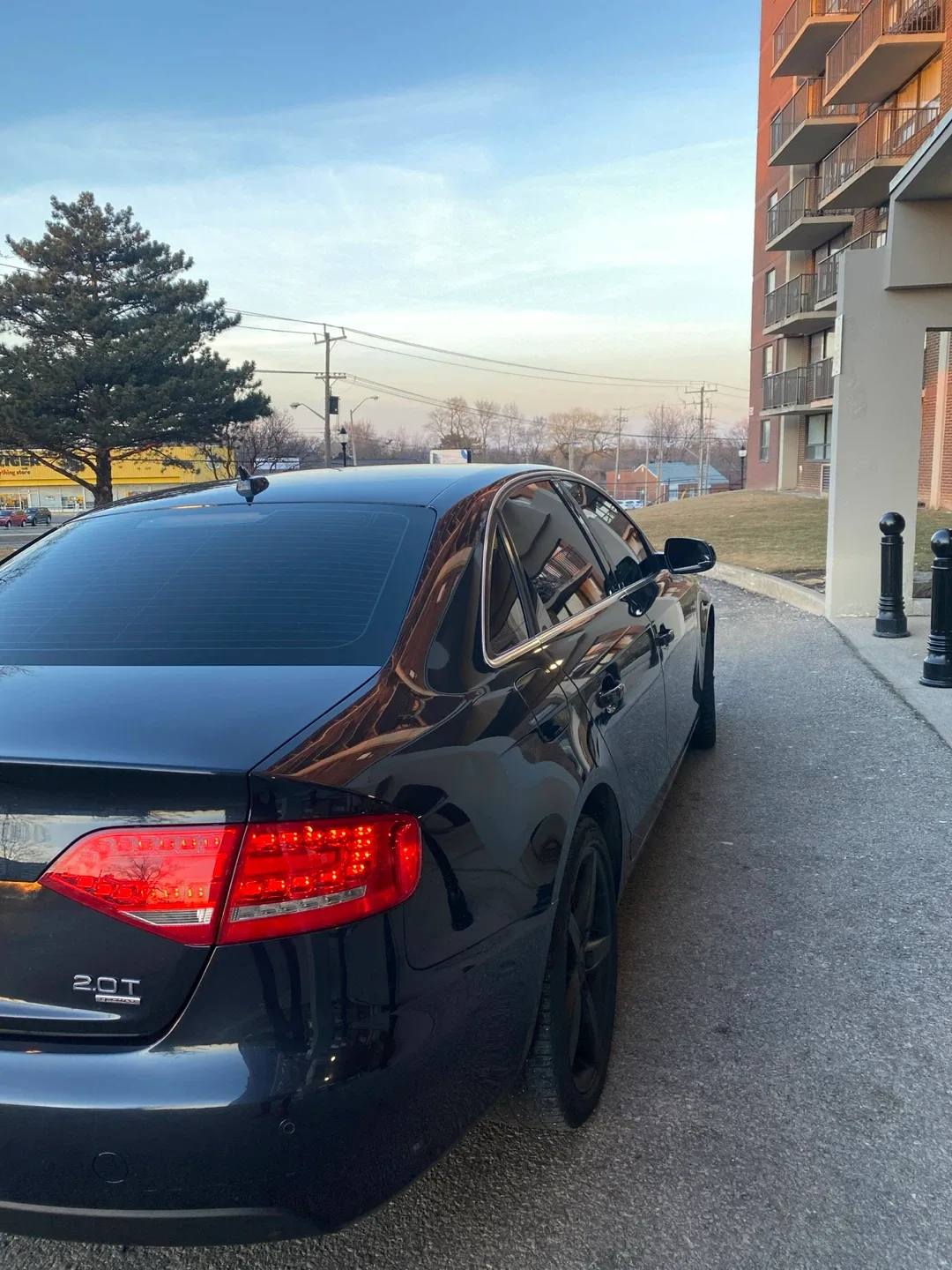 Audi A4 Sedan - Black Exterior, Beige Interior image indicator(7)