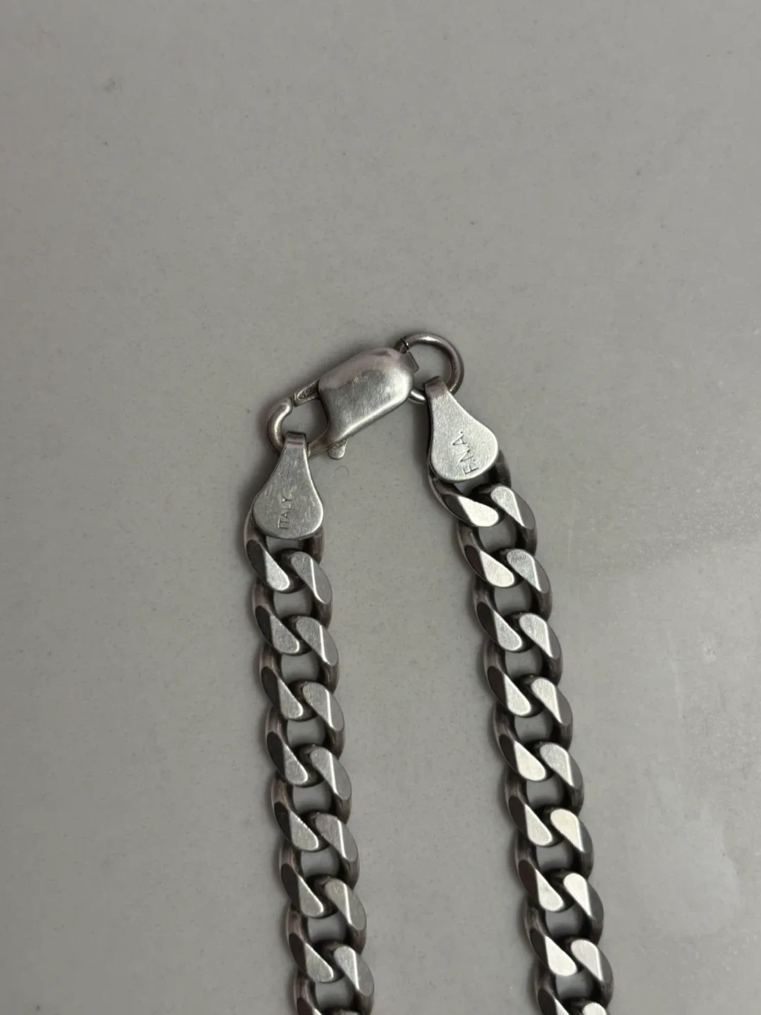 .925 Silver 18 inch curb necklace image indicator(3)