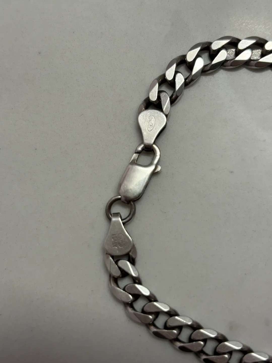 .925 Silver 18 inch curb necklace image indicator(5)